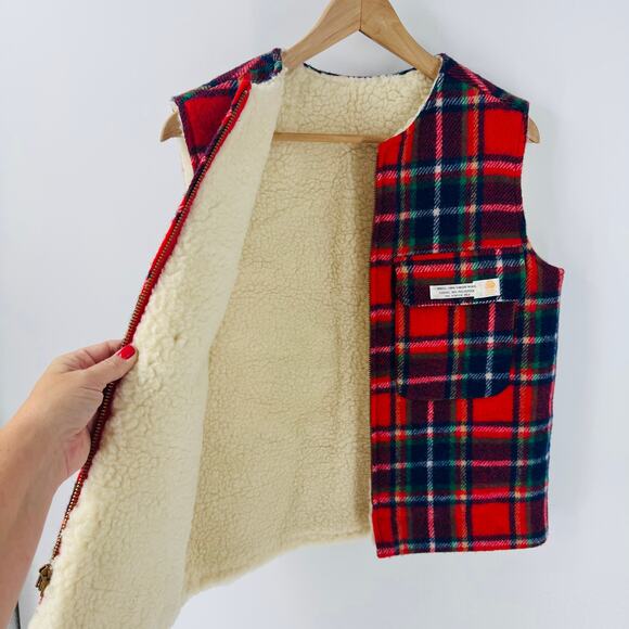 Vintage Wool Plaid Reversible Vest Red Tartan Sherpa Lined Outdoor (Fits S/M) - Picture 6 of 12
